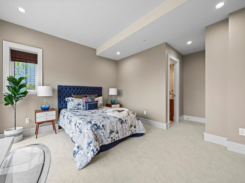 Listing Image for R3080007