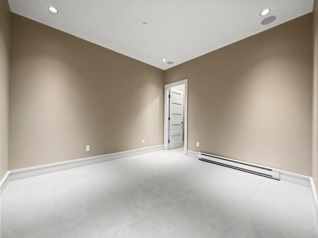 Listing Image for R3080007