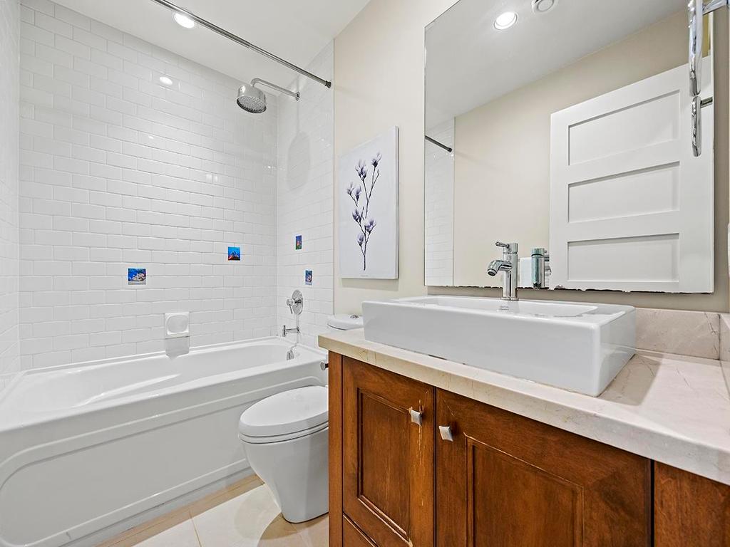 Listing Image for R3080007