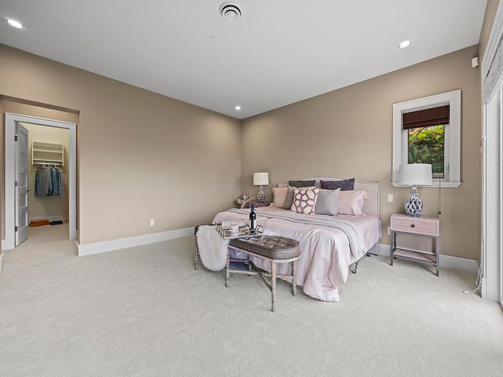 Listing Image for R3080007