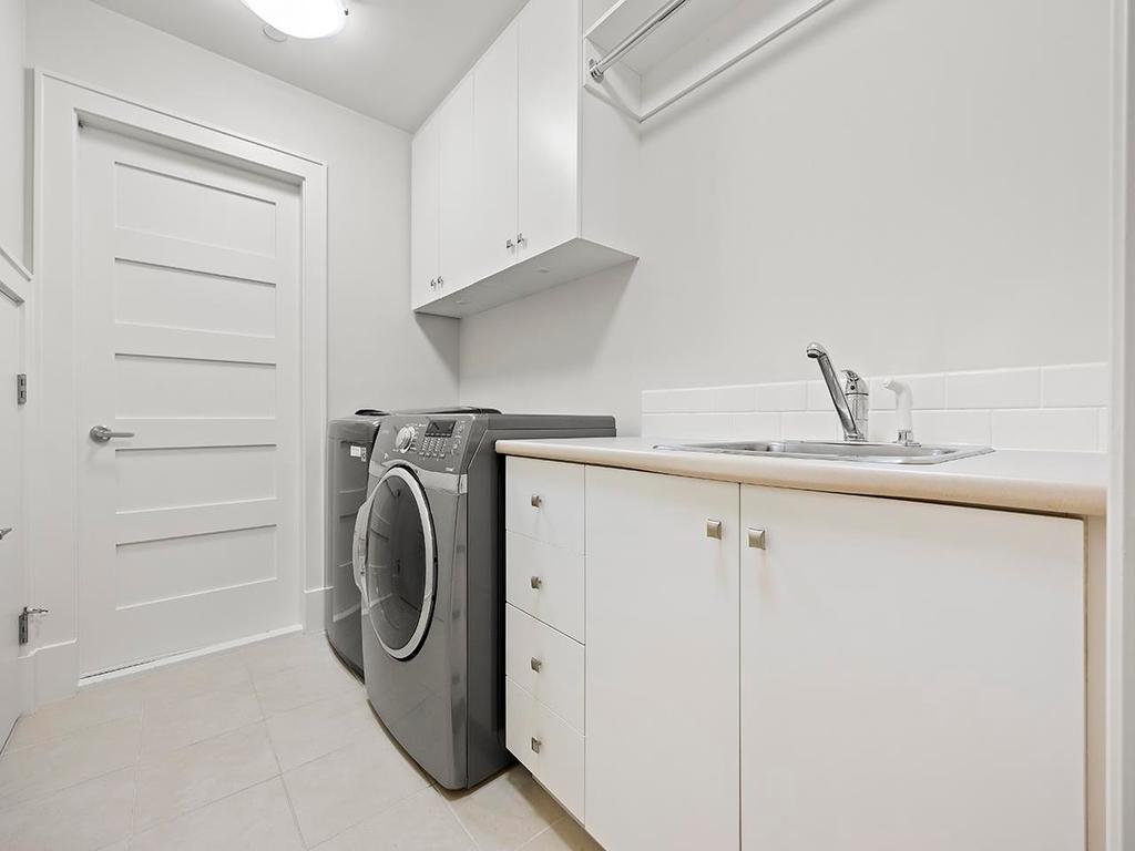 Listing Image for R3080007