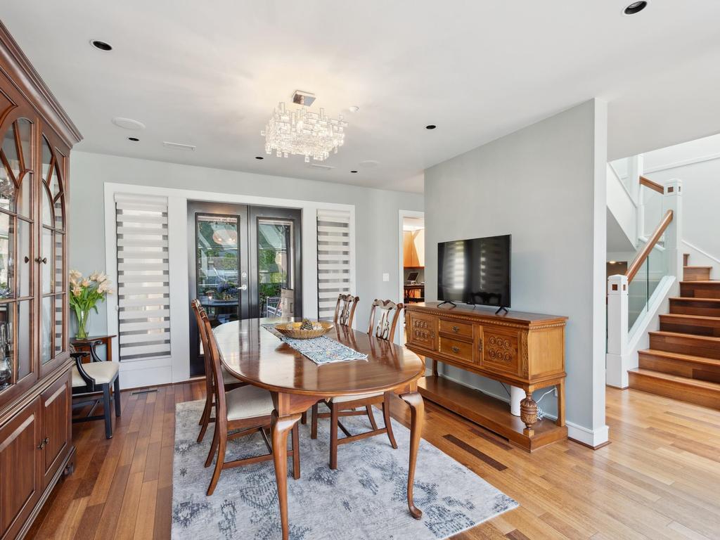 Listing Image for R3080012