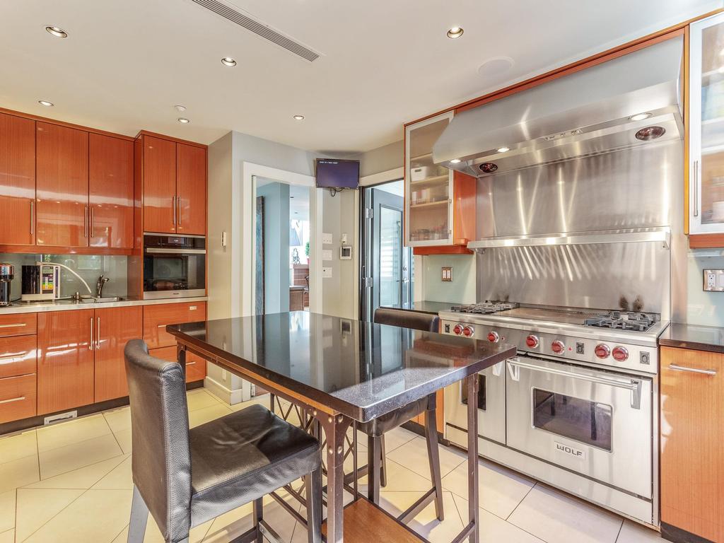 Listing Image for R3080012