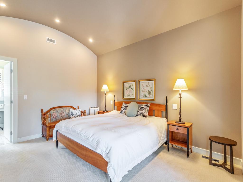 Listing Image for R3080012