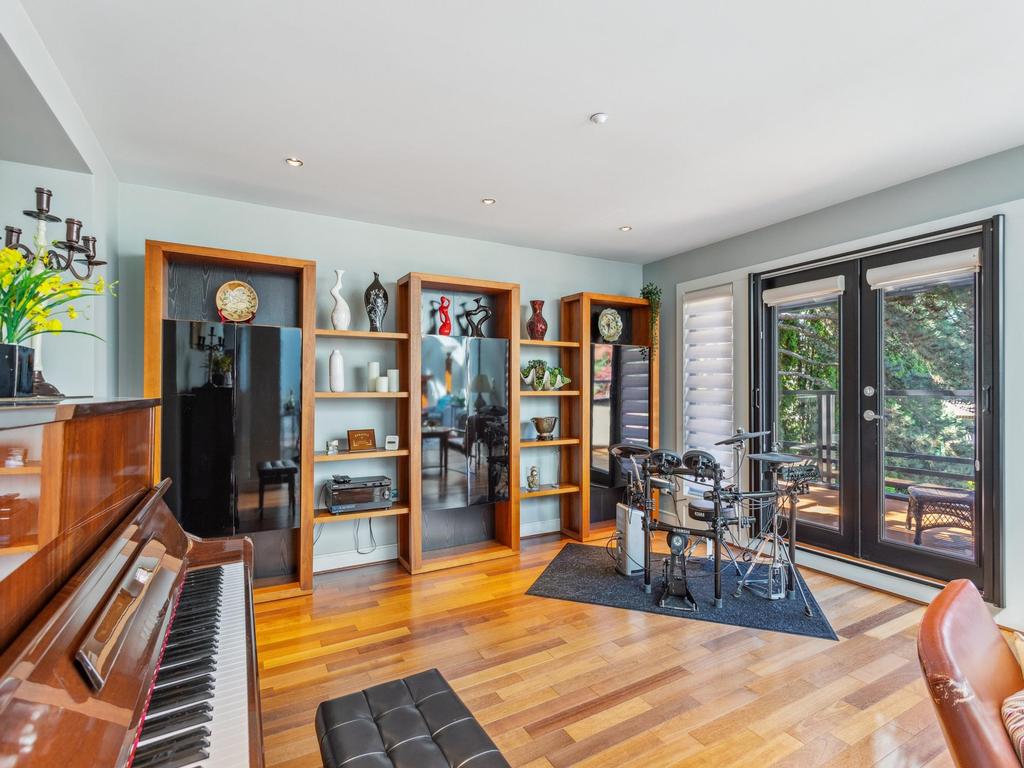 Listing Image for R3080012