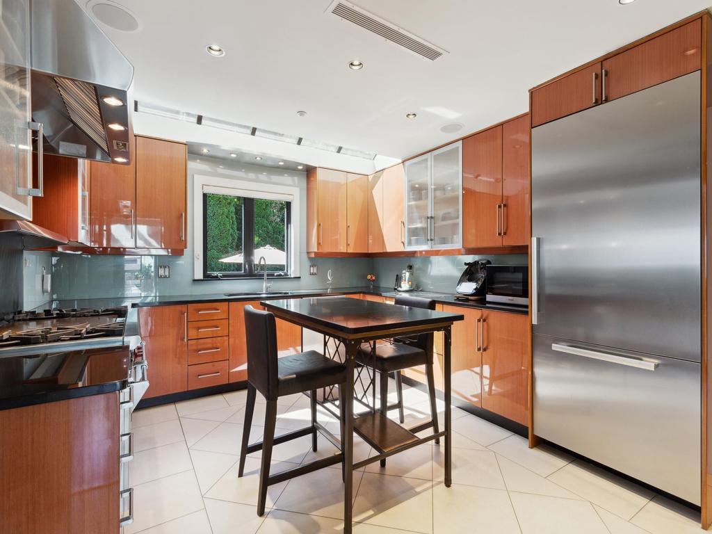 Listing Image for R3080012