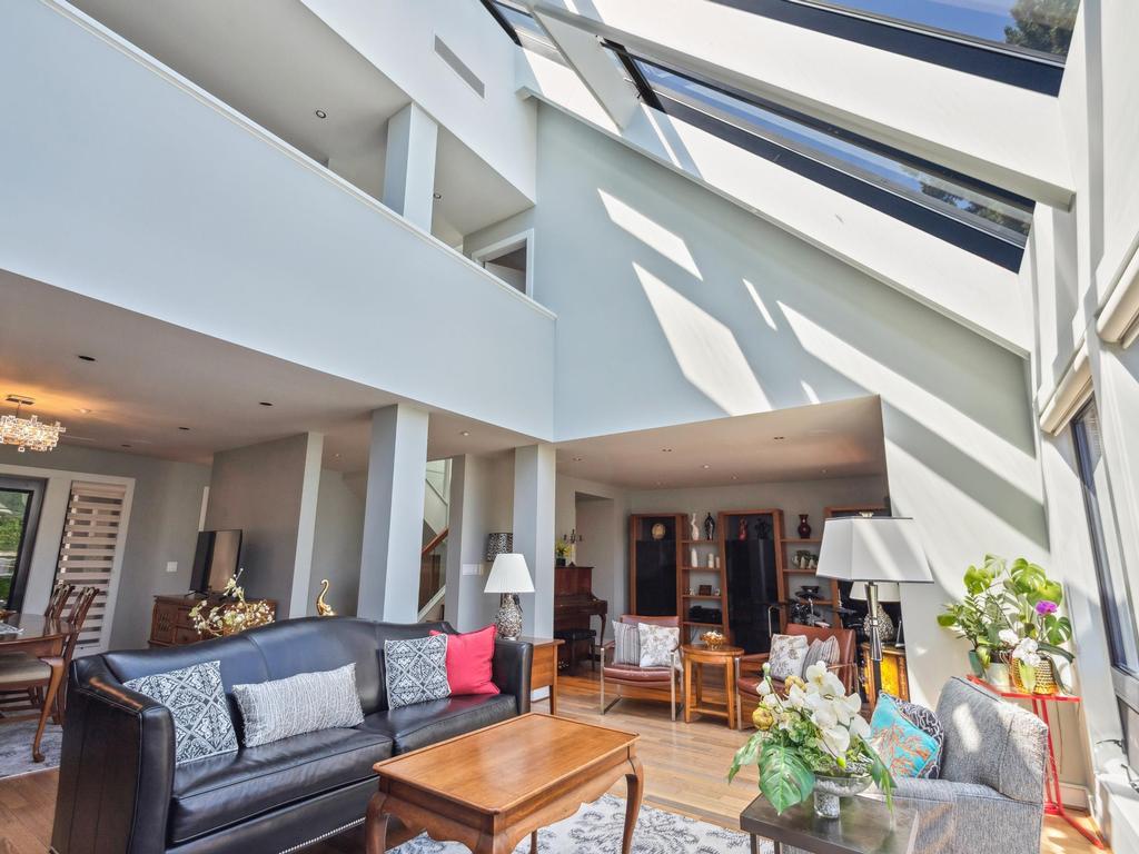 Listing Image for R3080012