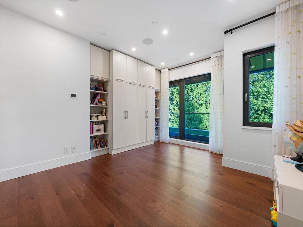 Listing Image for R3080017