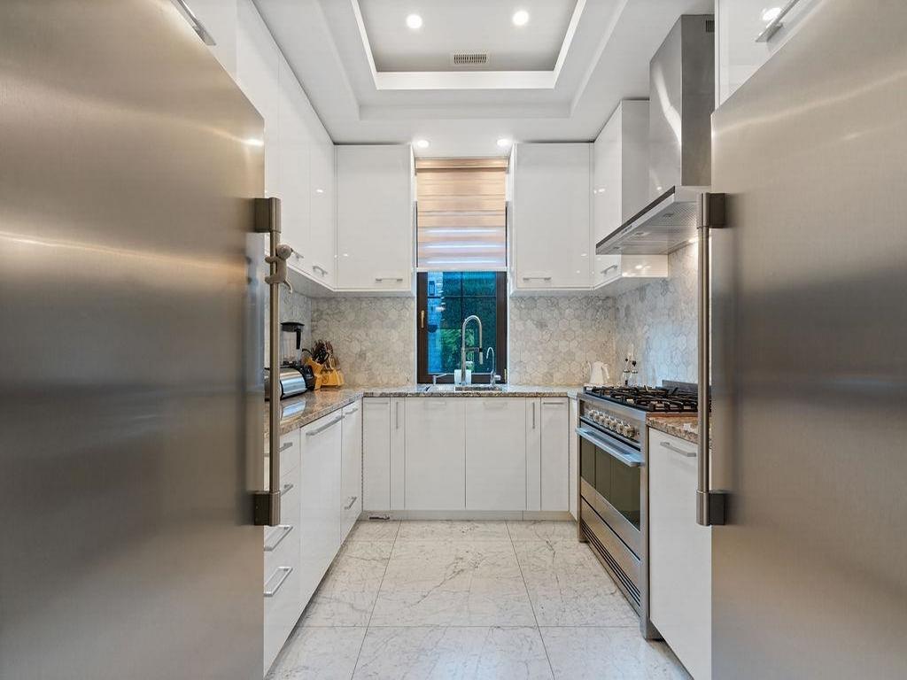 Listing Image for R3080017