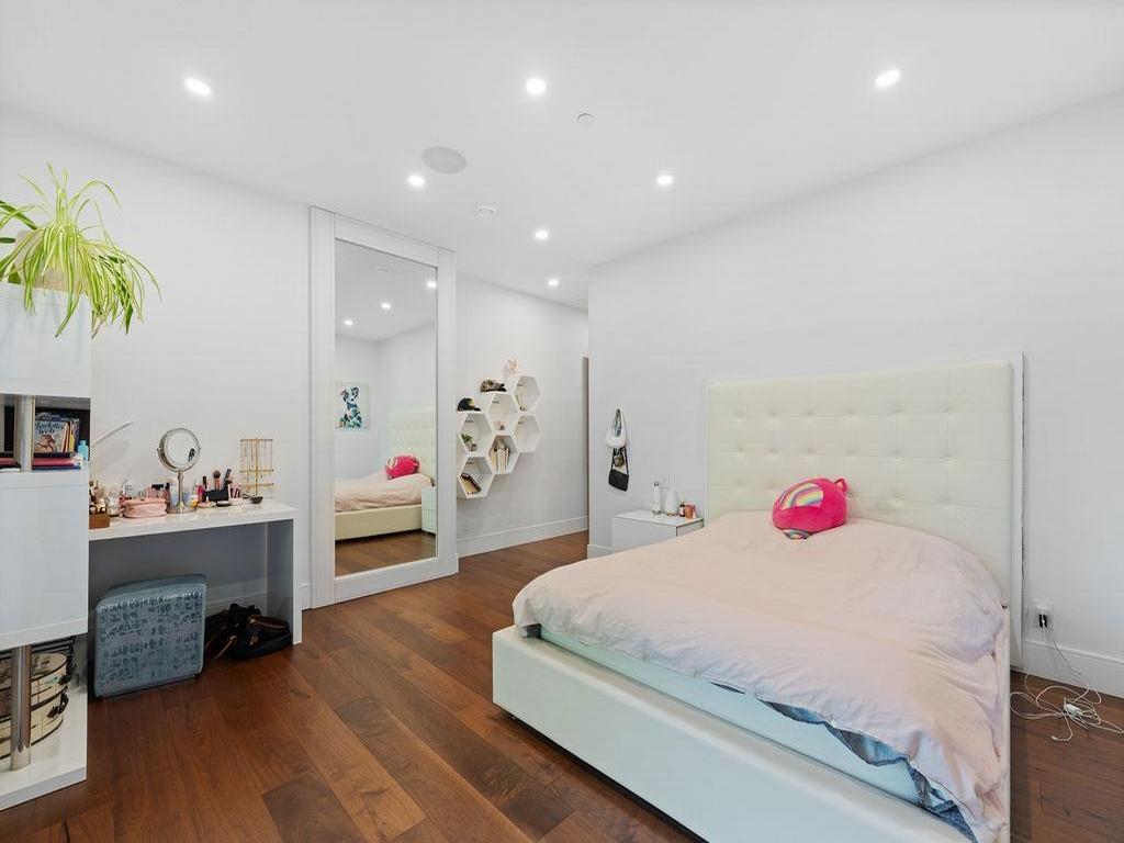 Listing Image for R3080017