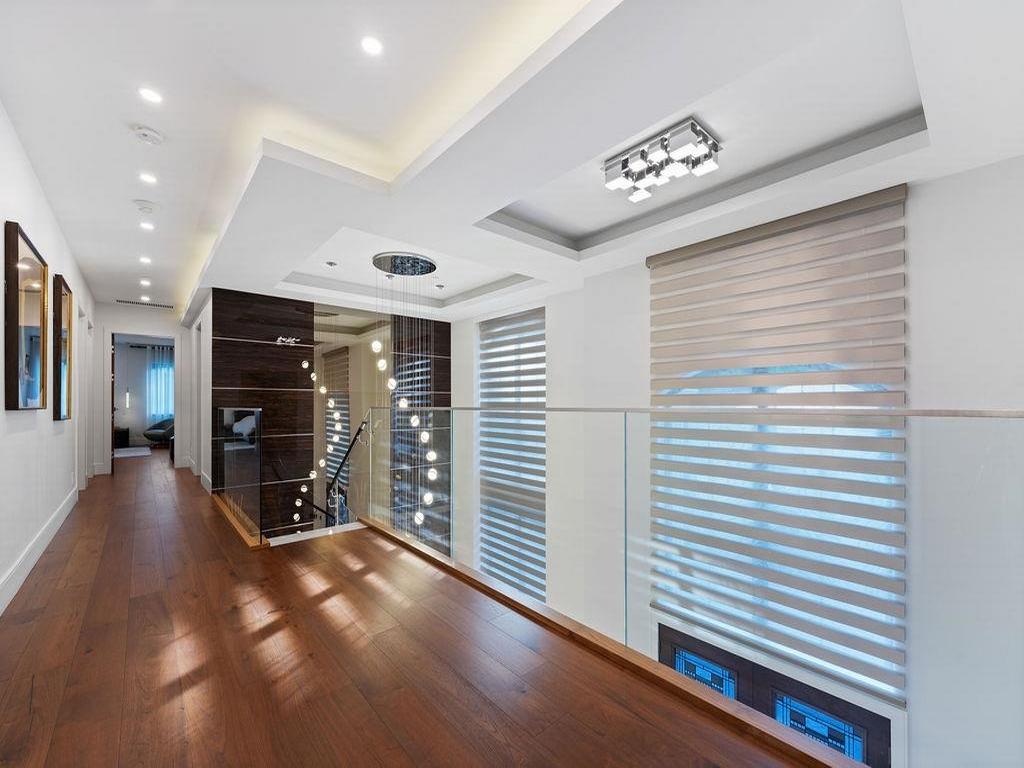 Listing Image for R3080017