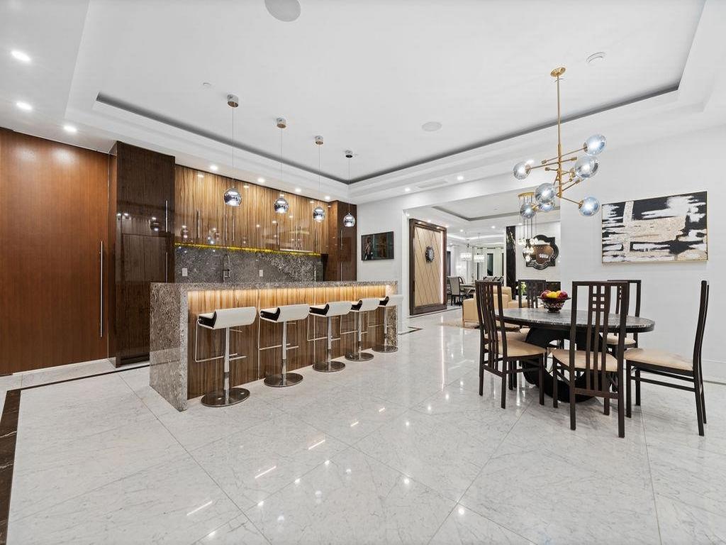 Listing Image for R3080017