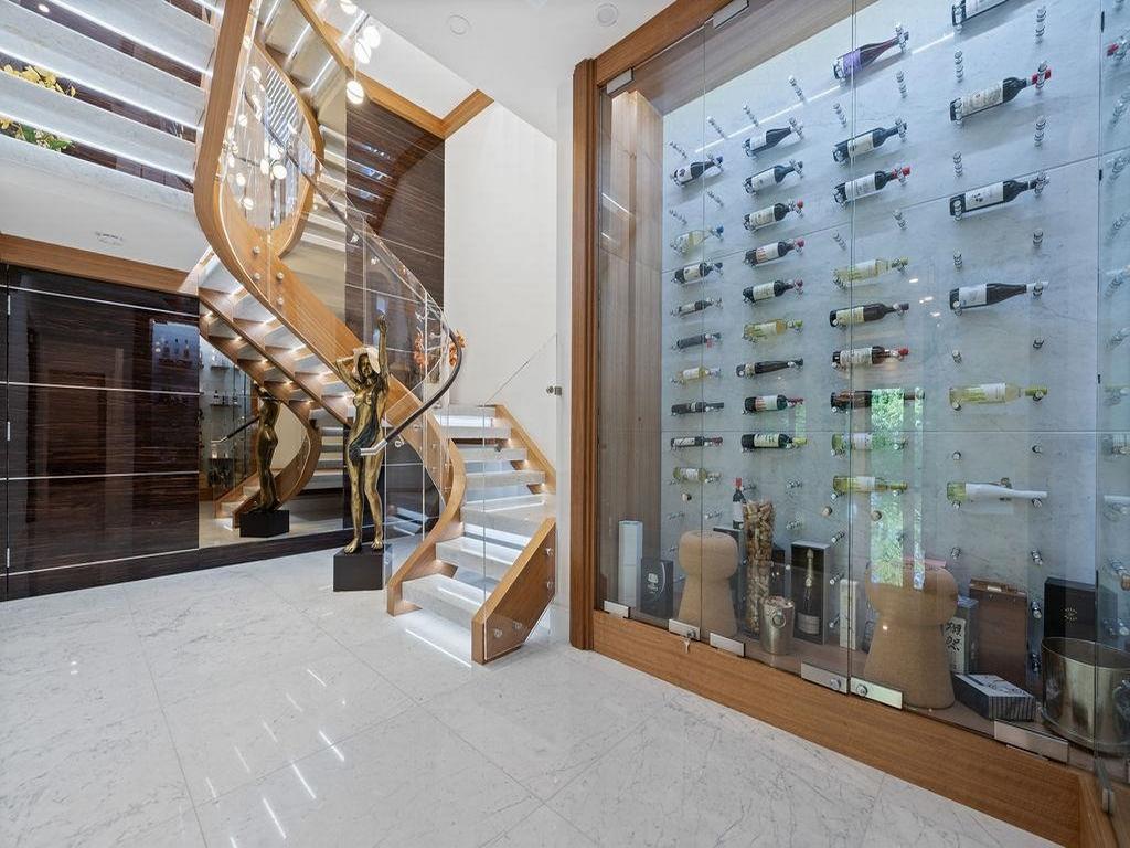 Listing Image for R3080017