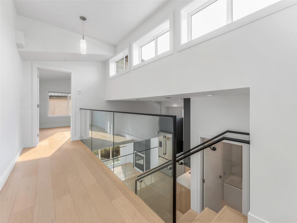 Listing Image for R3080018