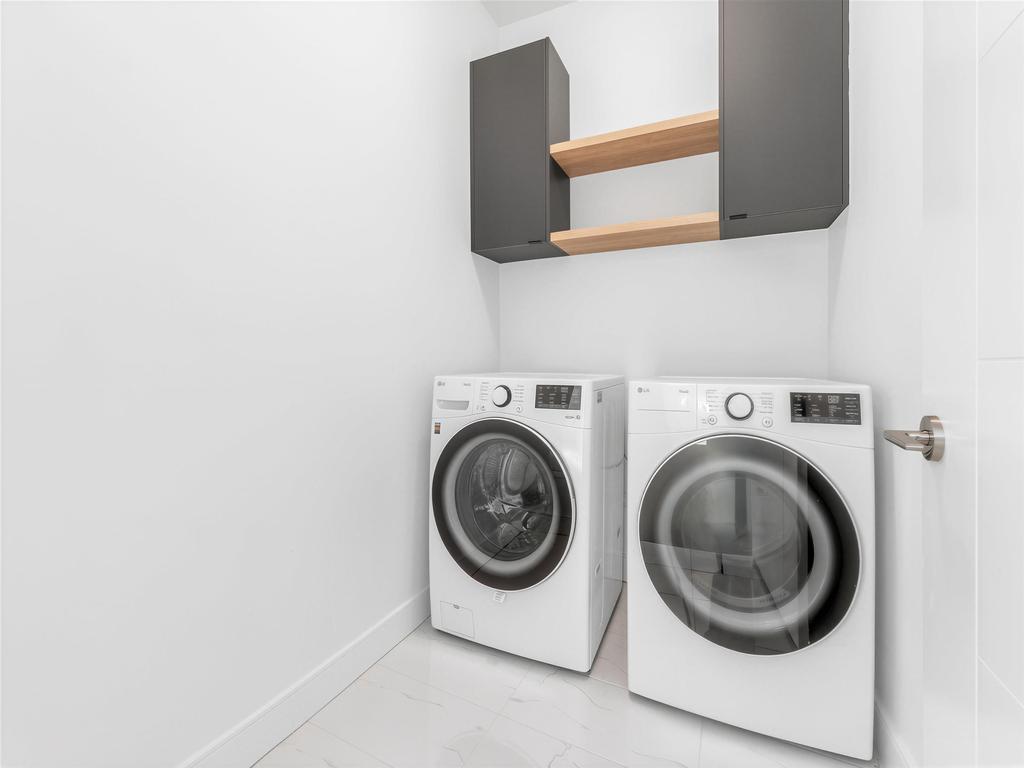 Listing Image for R3080018