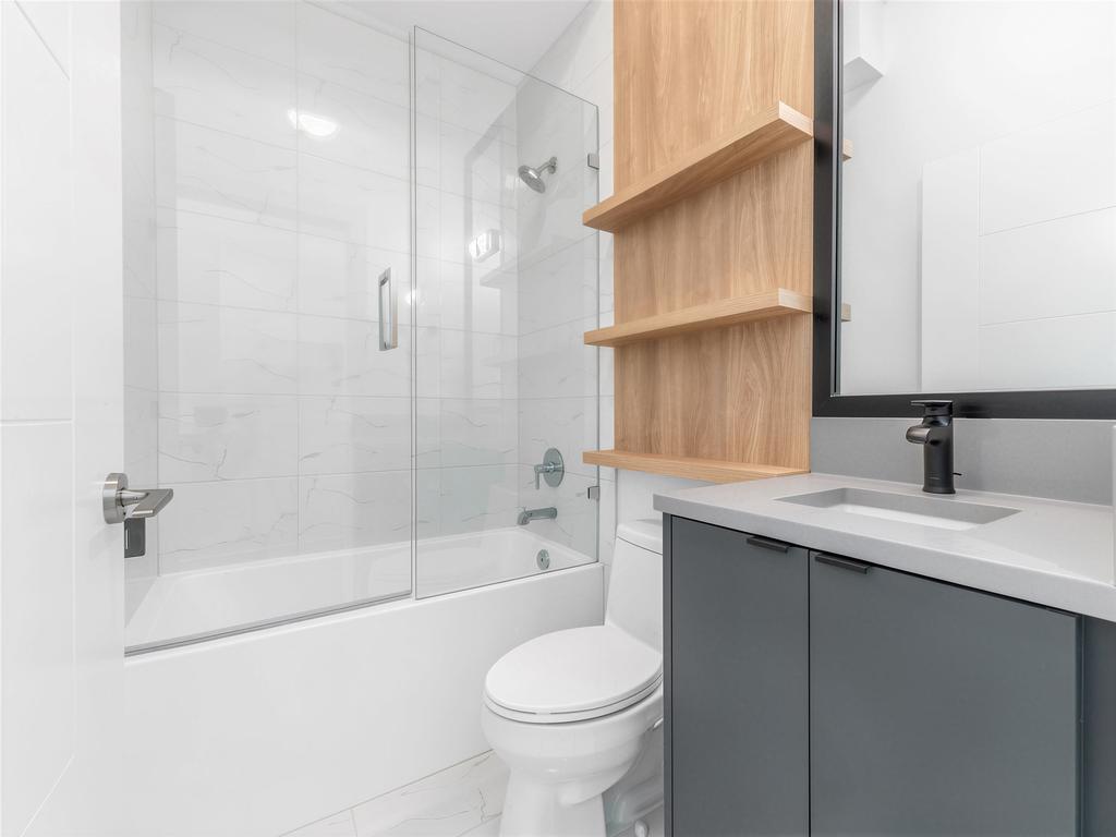 Listing Image for R3080018