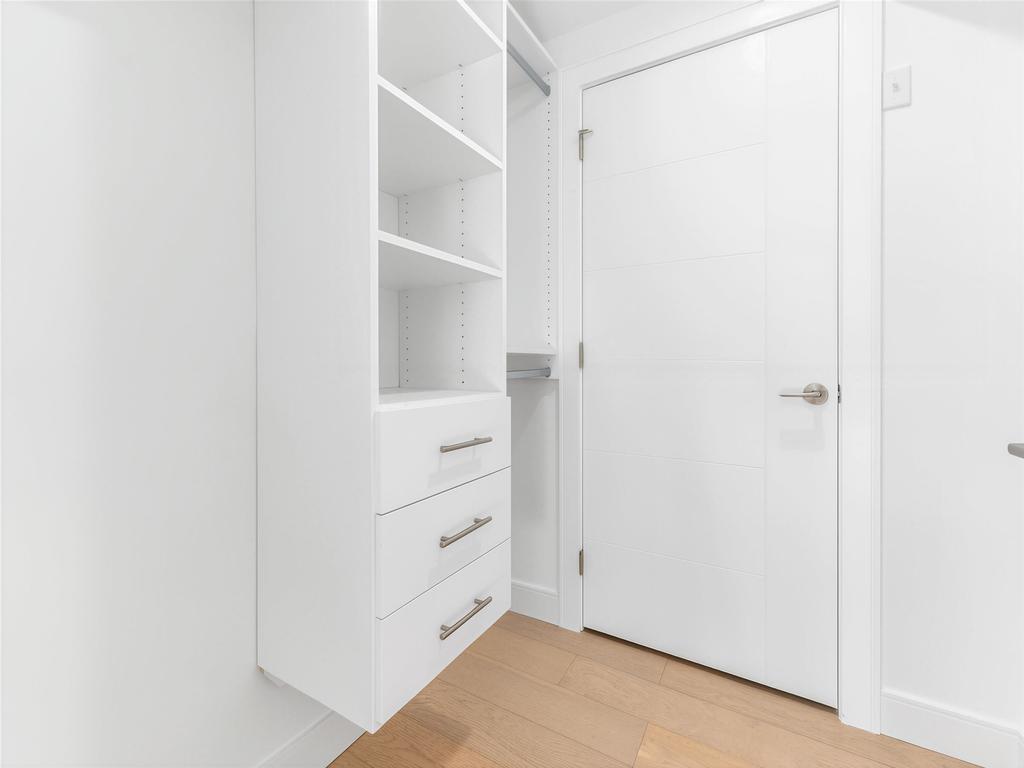 Listing Image for R3080018