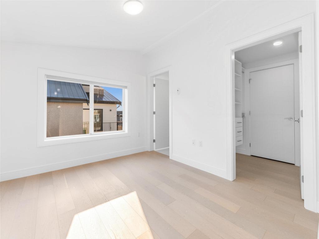 Listing Image for R3080018