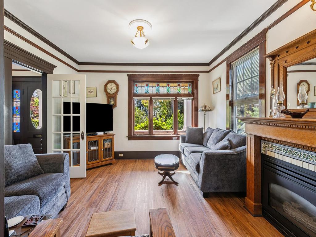 Listing Image for R3080019