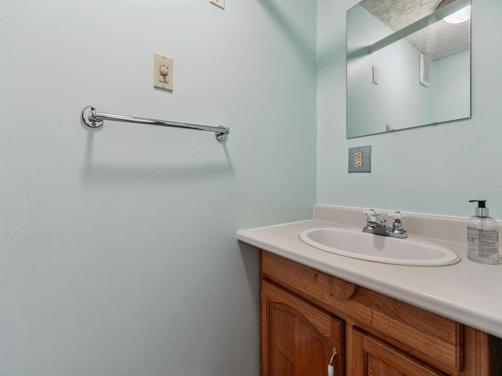 Listing Image for R3080019