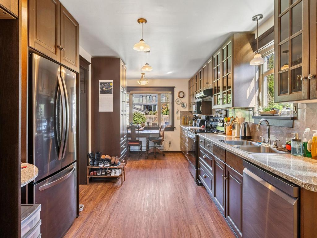 Listing Image for R3080019