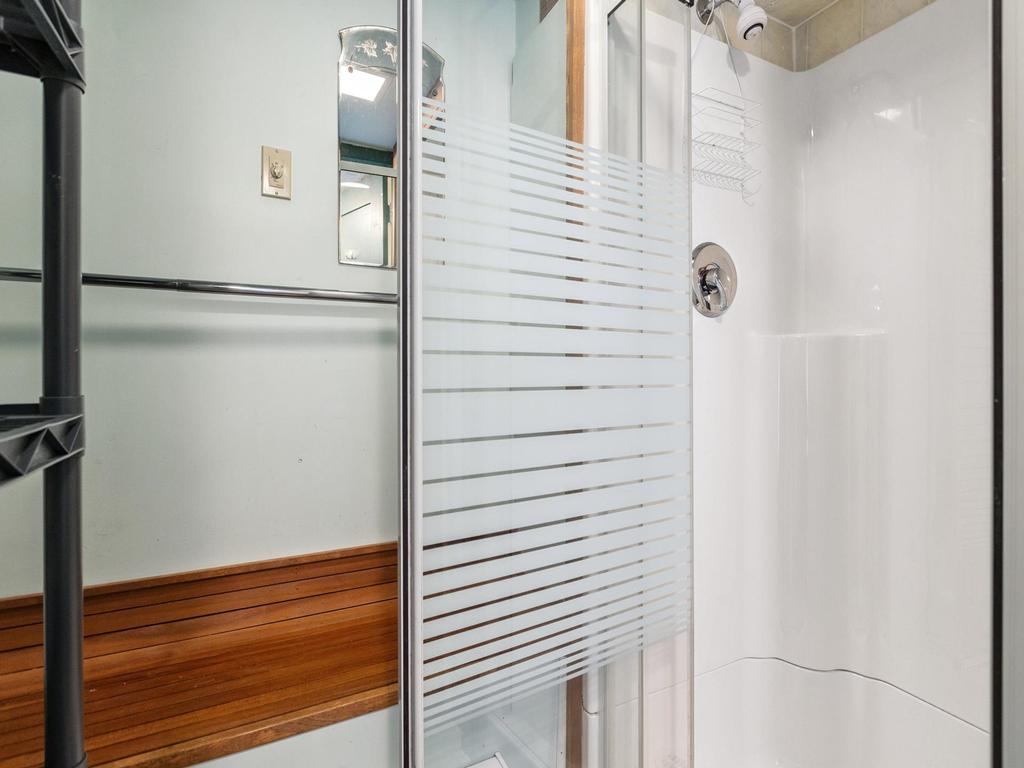 Listing Image for R3080019