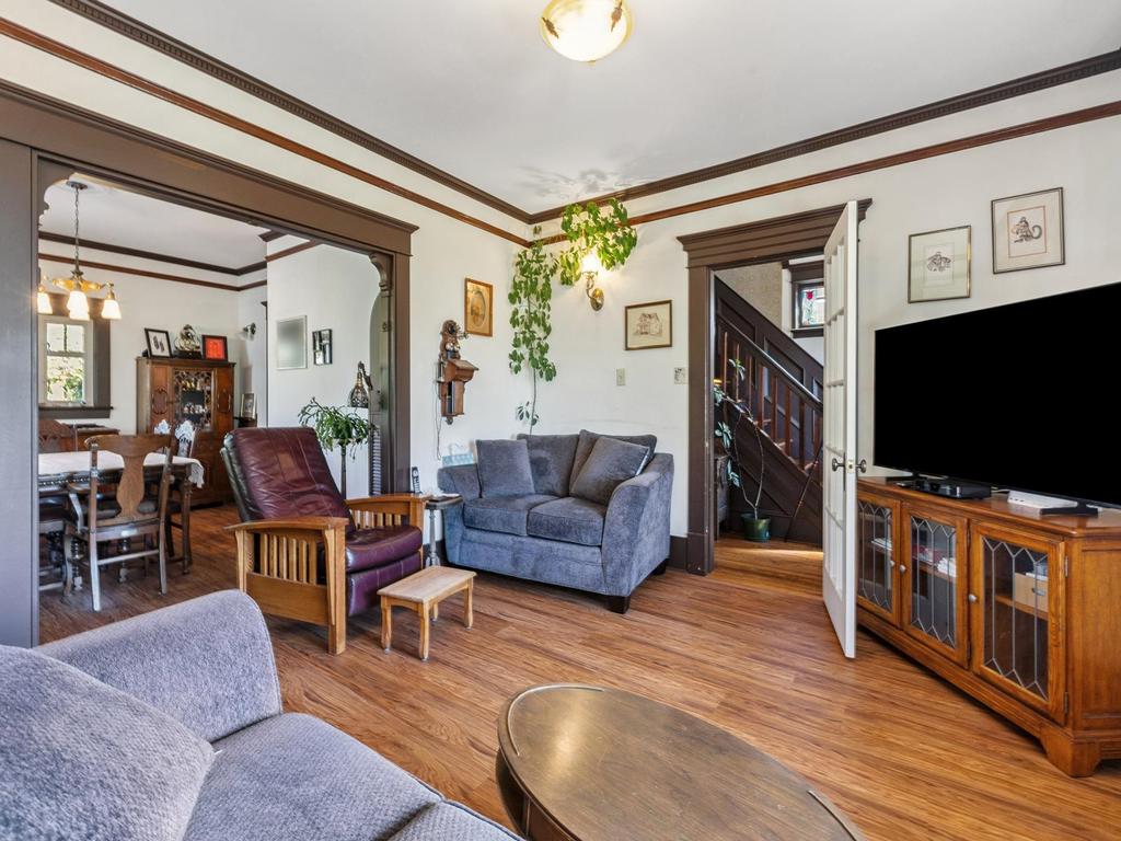 Listing Image for R3080019