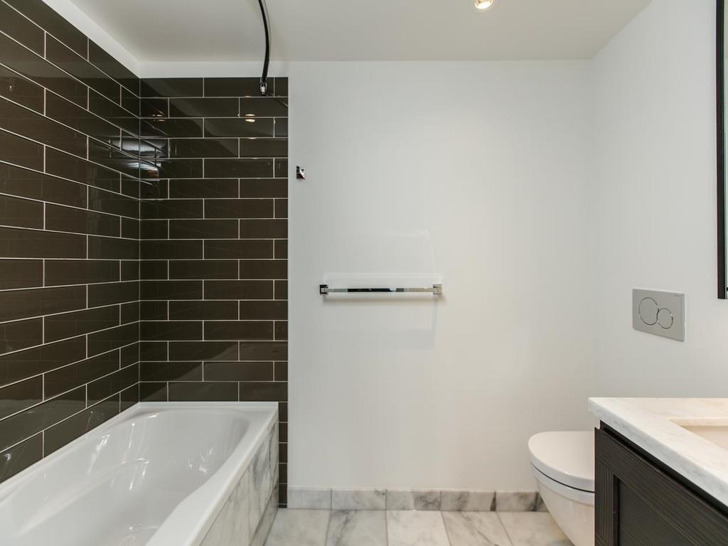 Listing Image for R3080020