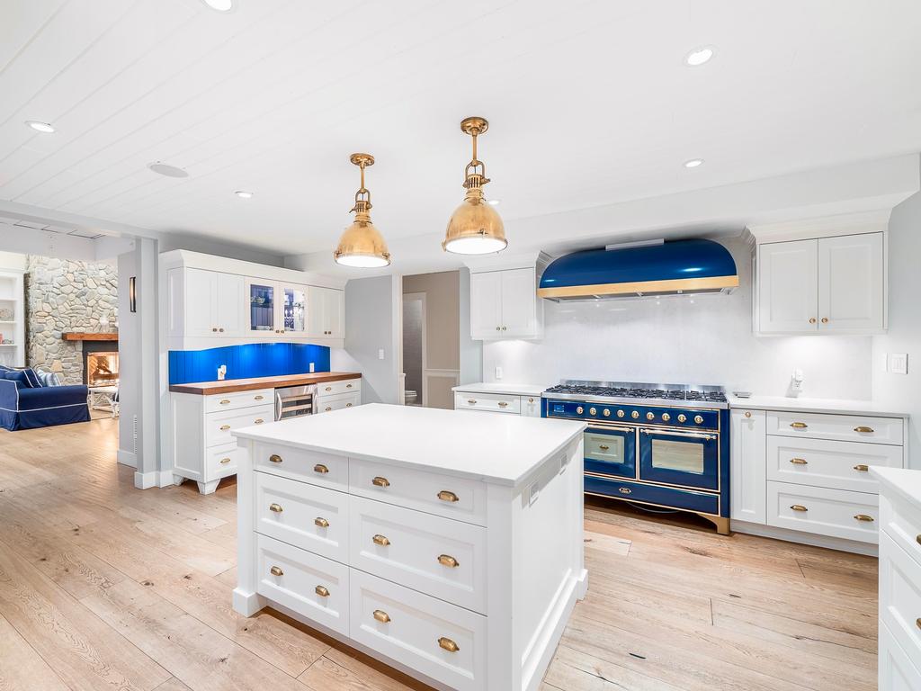 Listing Image for R3080022