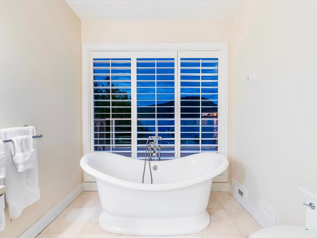 Listing Image for R3080022