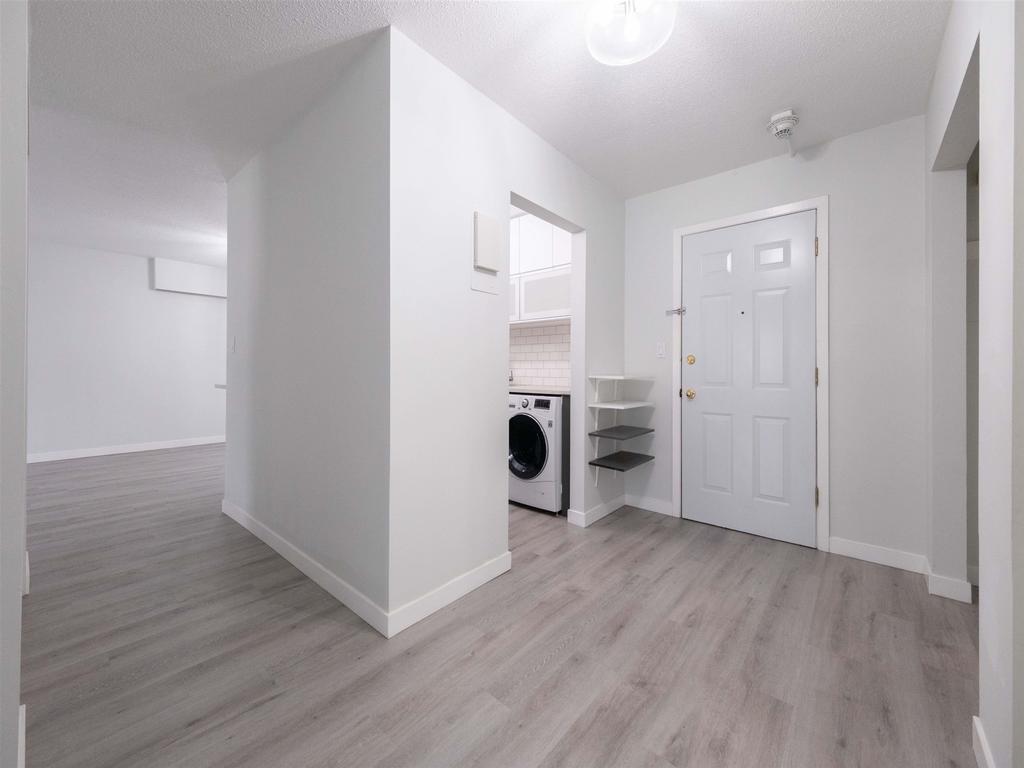 Listing Image for R3080023