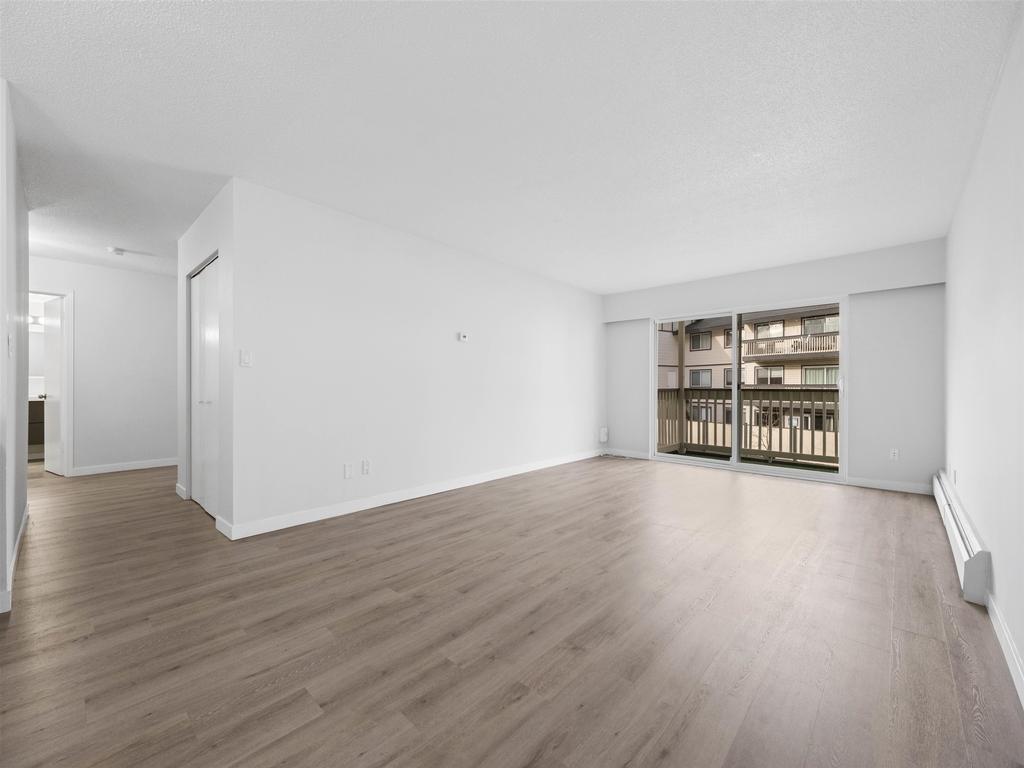 Listing Image for R3080023