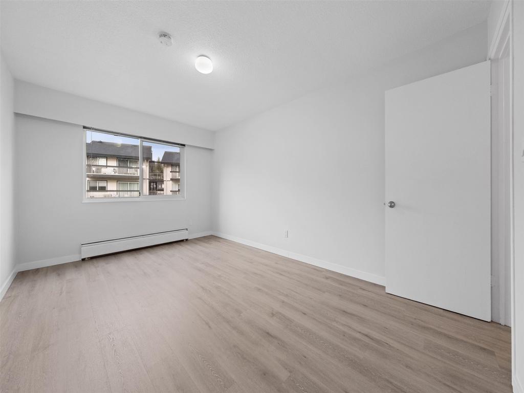 Listing Image for R3080023