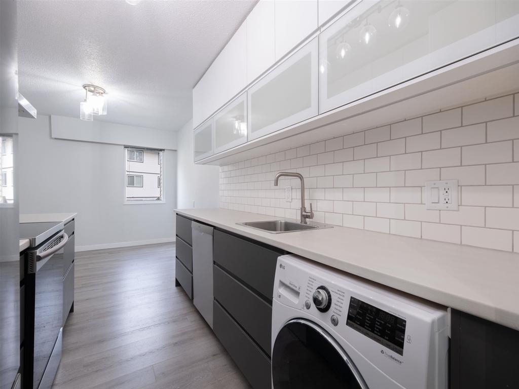 Listing Image for R3080023