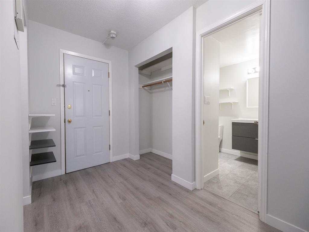 Listing Image for R3080023