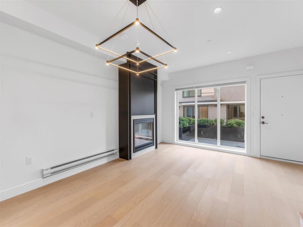 Listing Image for R3080025