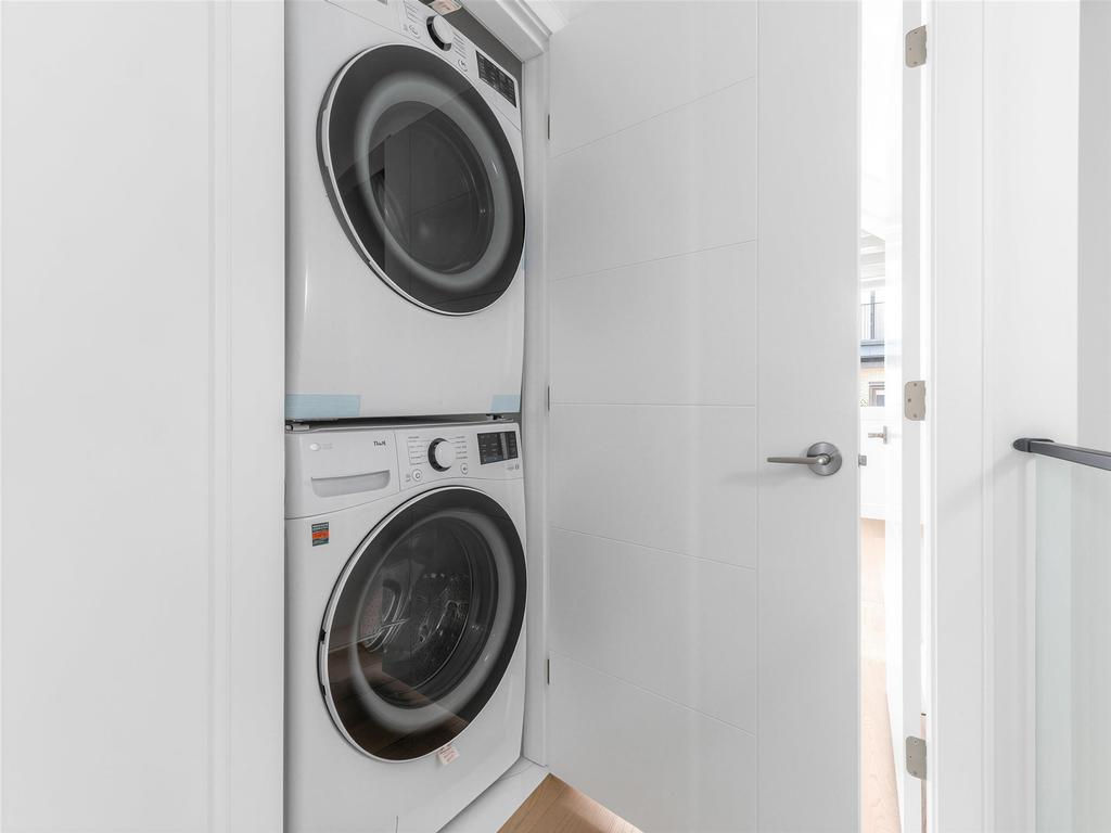 Listing Image for R3080025