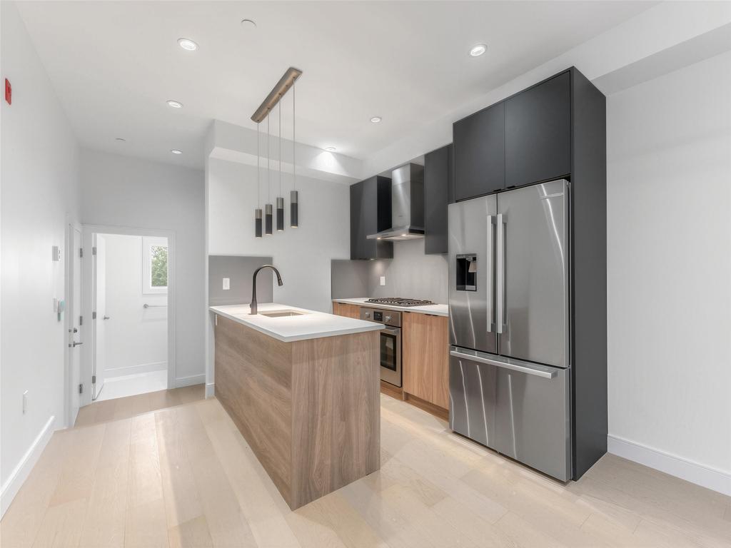 Listing Image for R3080025