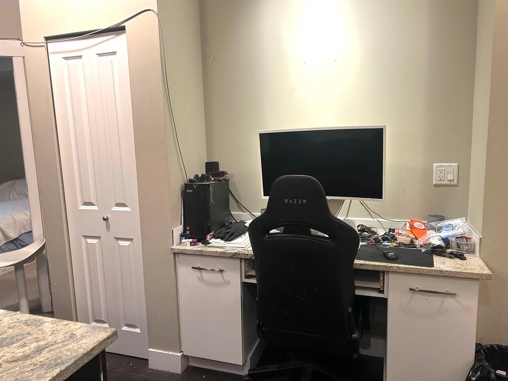 Listing Image for R3080030