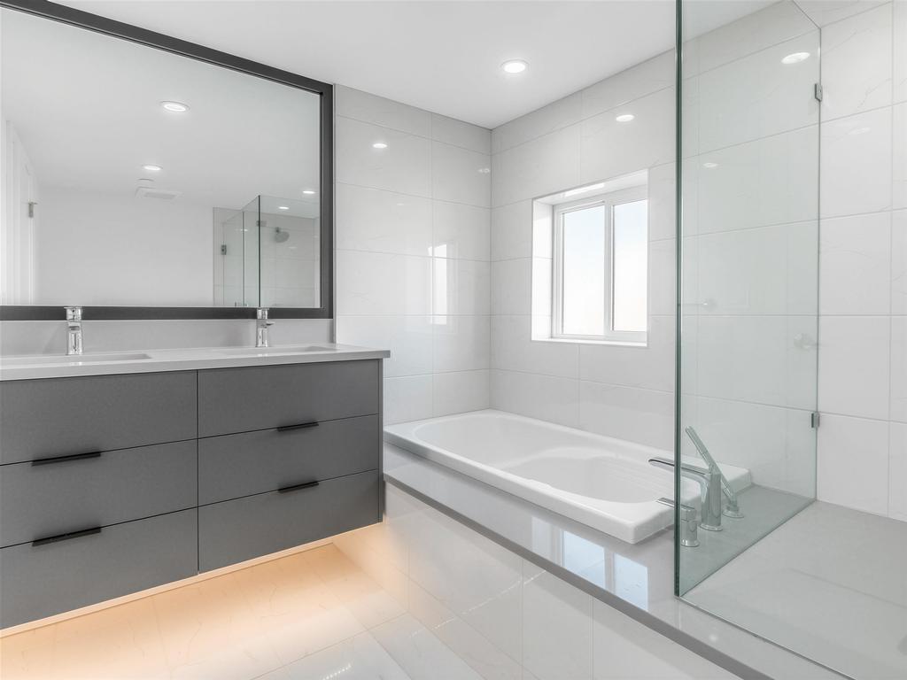 Listing Image for R3080033