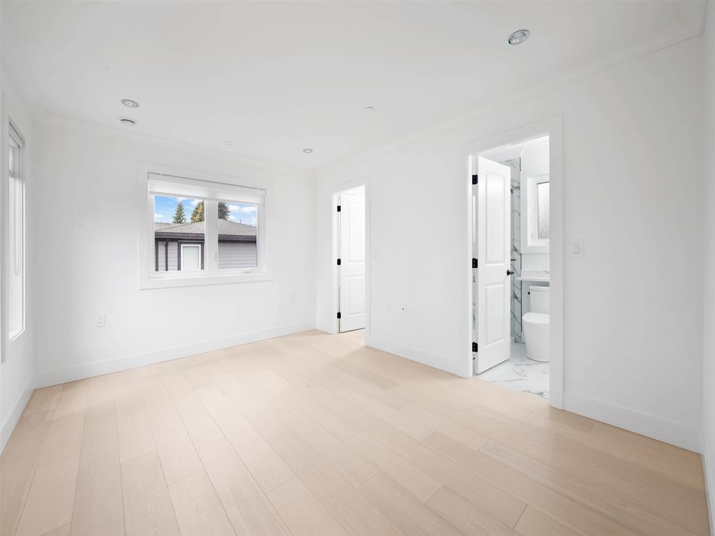 Listing Image for R3080034