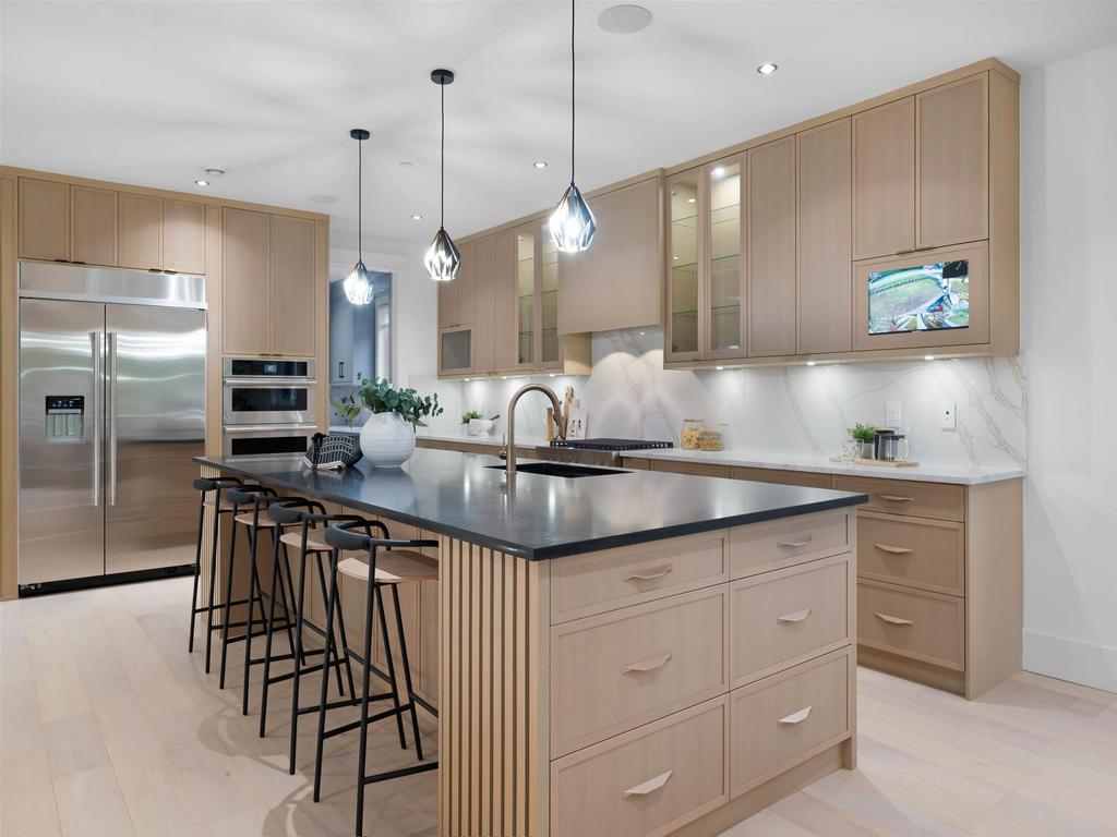 Listing Image for R3080034