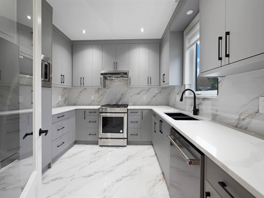 Listing Image for R3080034