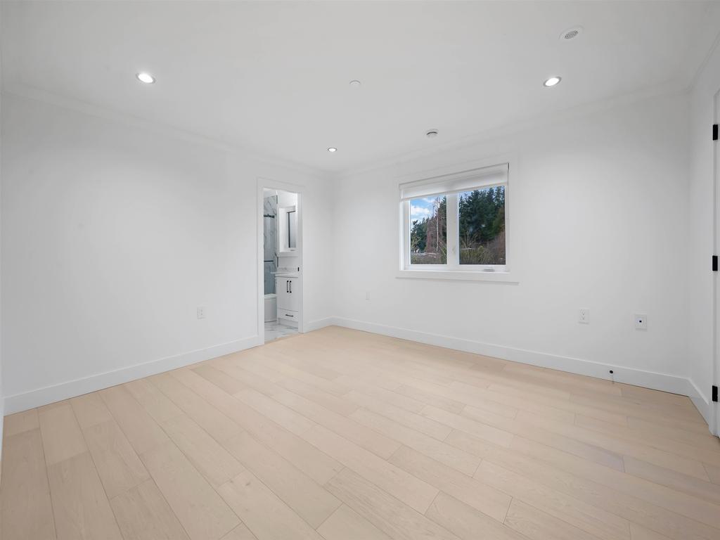 Listing Image for R3080034