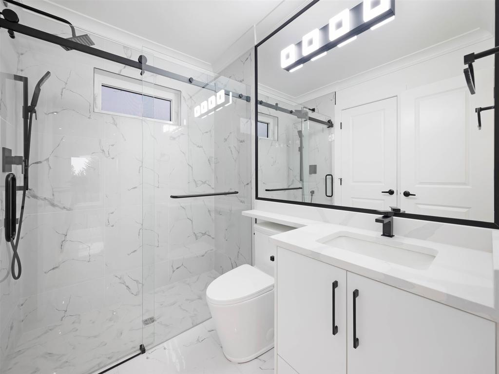 Listing Image for R3080034