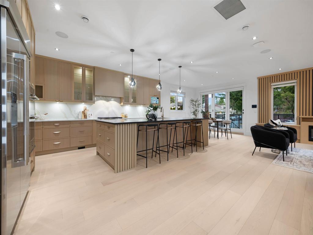 Listing Image for R3080034