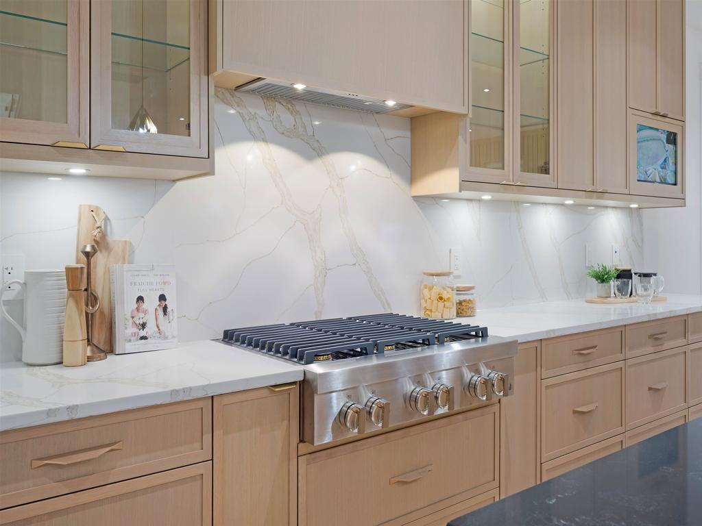 Listing Image for R3080034