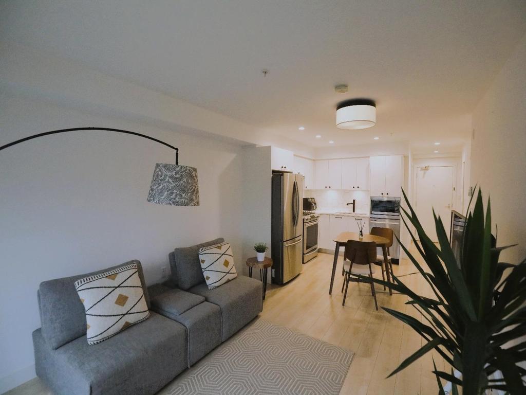 Listing Image for R3080041