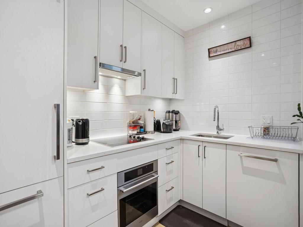 Listing Image for R3080051