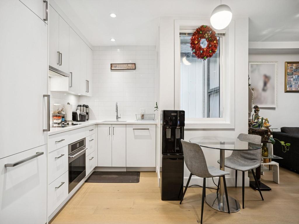 Listing Image for R3080051